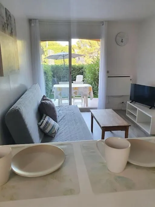 Joli Appart A 100M De La Mer, Jardin Et Piscine Frejus
