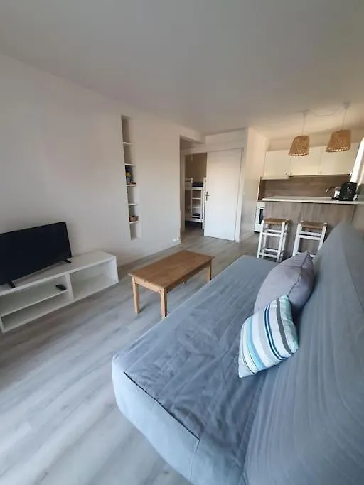 Joli Appart A 100M De La Mer, Jardin Et Piscine Frejus Apartment
