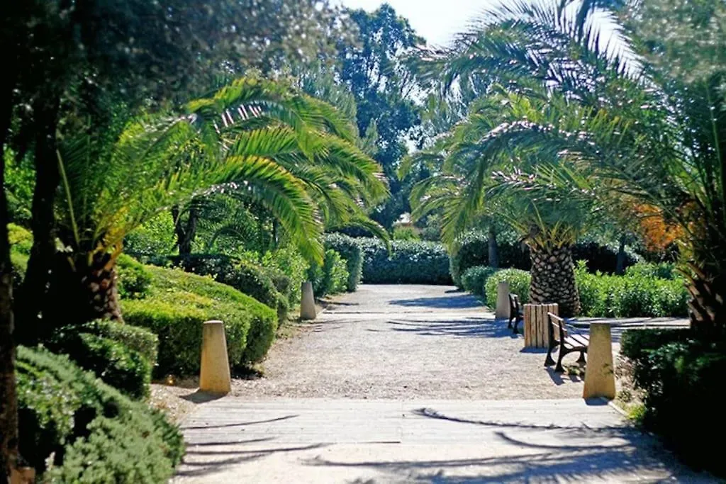 Apartment Joli Appart A 100M De La Mer, Jardin Et Piscine Frejus